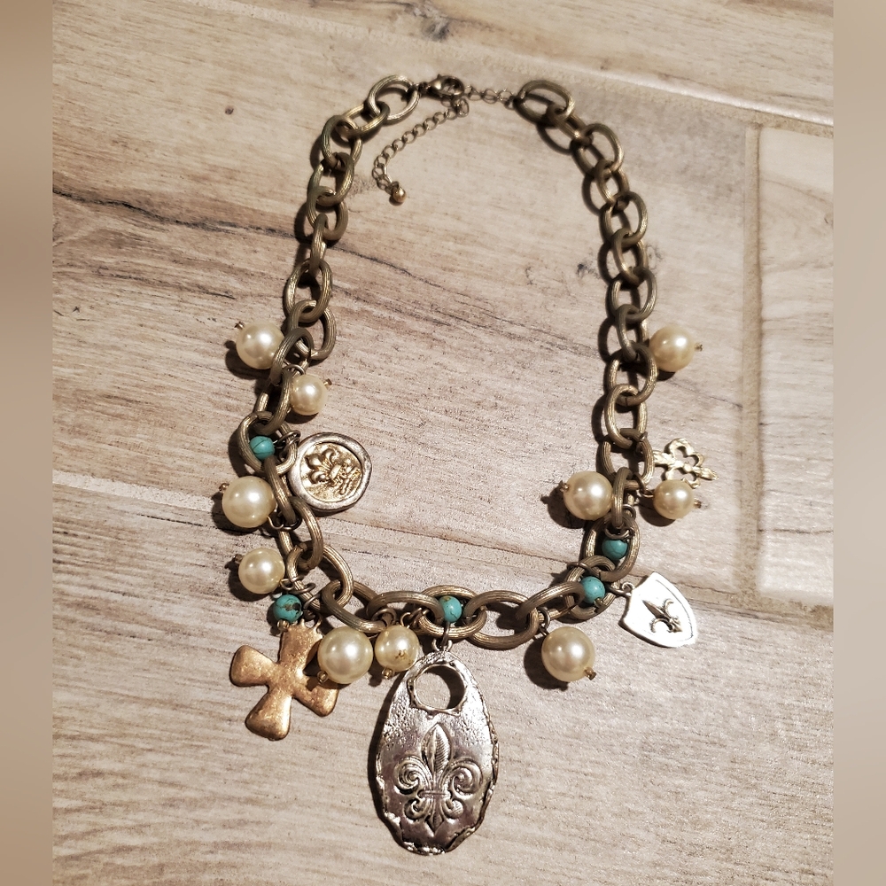 Vintage Estate Fleur De Lis Chunky Chain Charm Necklace Pearl Stone 20 Inches